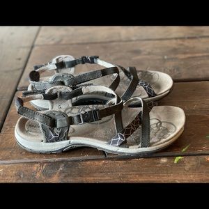 Merrell sz 6 Strappy Slingback Sandals Leather
